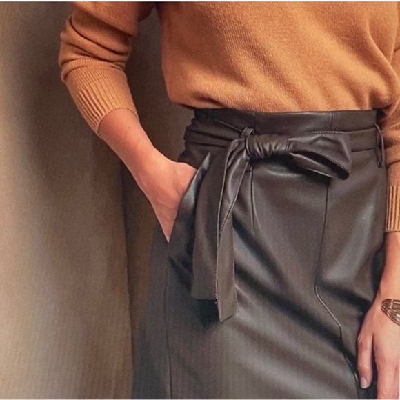 NWOT Banana Republic Tie-waist Vegan Leather Skirt in black - Picture 3 of 8